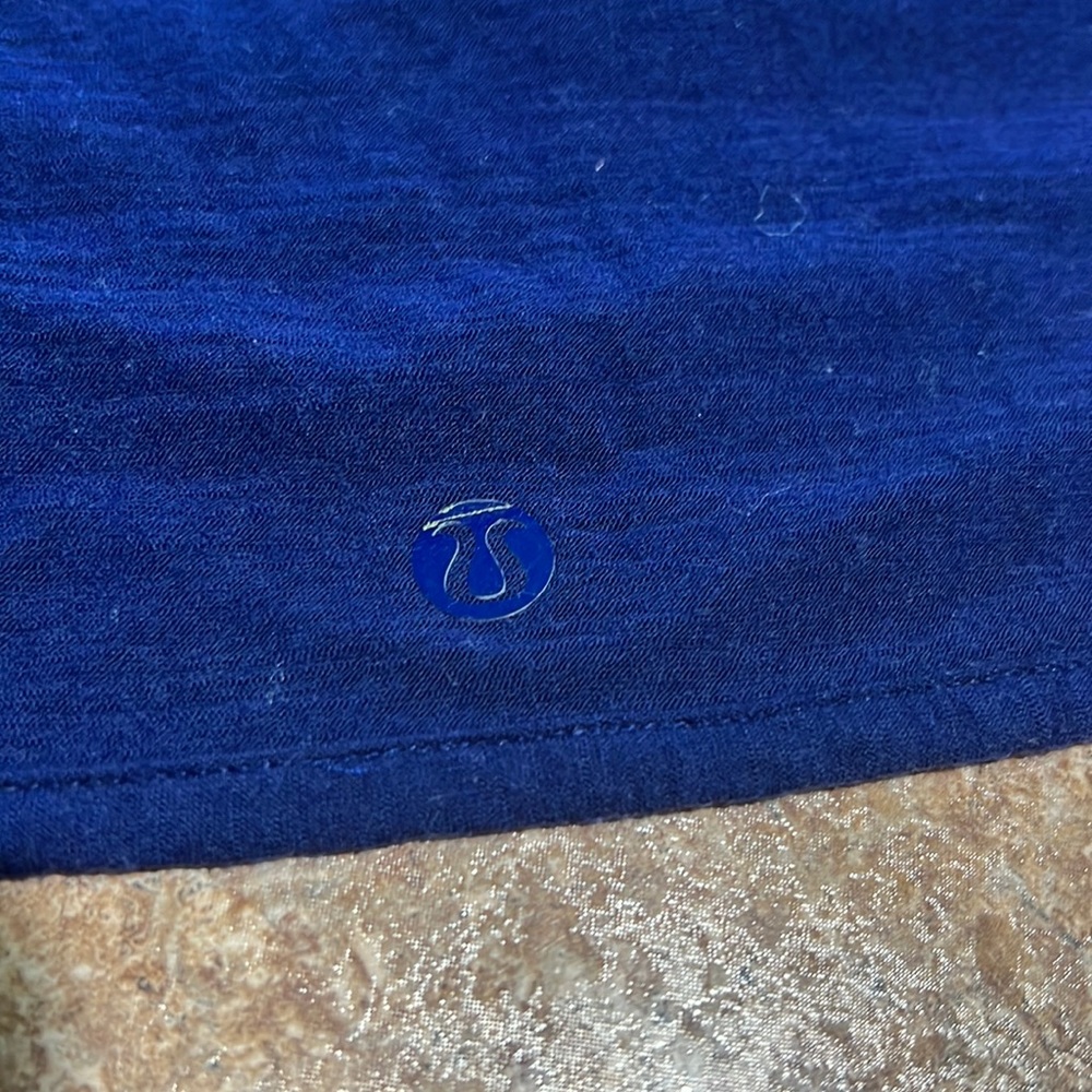 Lululemon blue scarf.